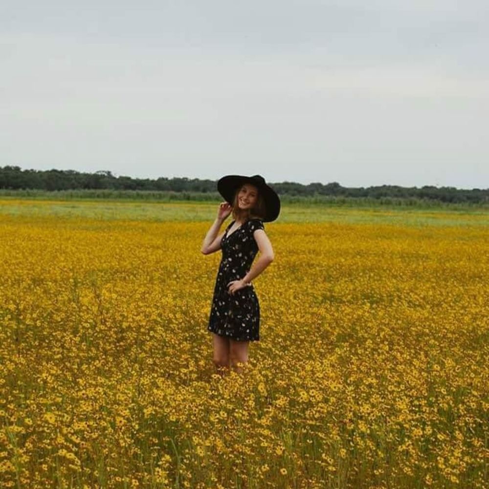 Meet your Posher, Alexis